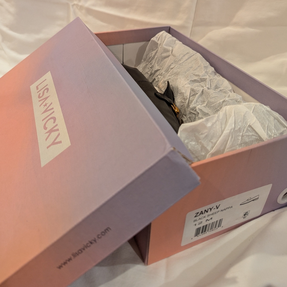 Women's Loafers Size 12 NWOT - Picture 2 of 5